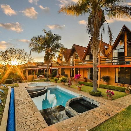 Cabanas Lago Escondido 巴耶德布拉沃 外观 照片