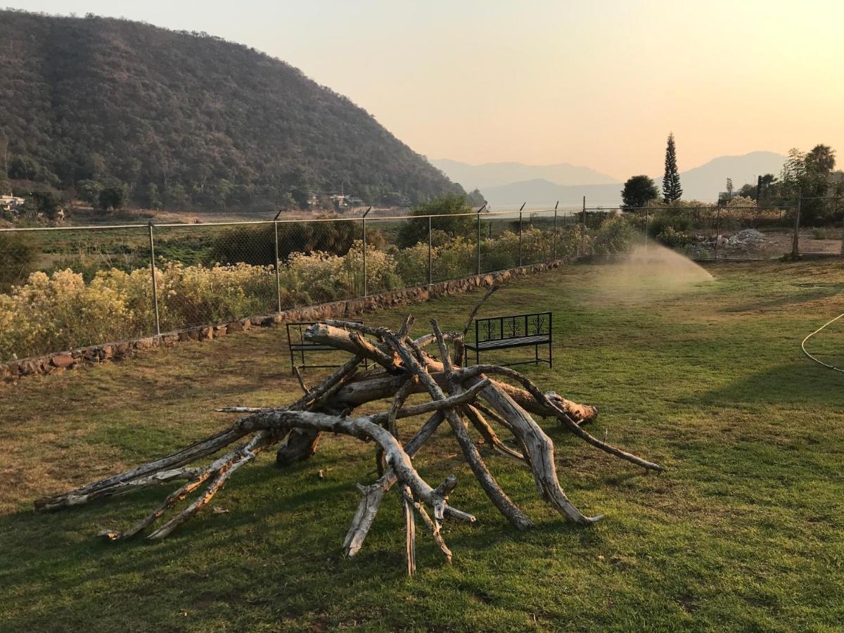 Cabanas Lago Escondido 巴耶德布拉沃 外观 照片
