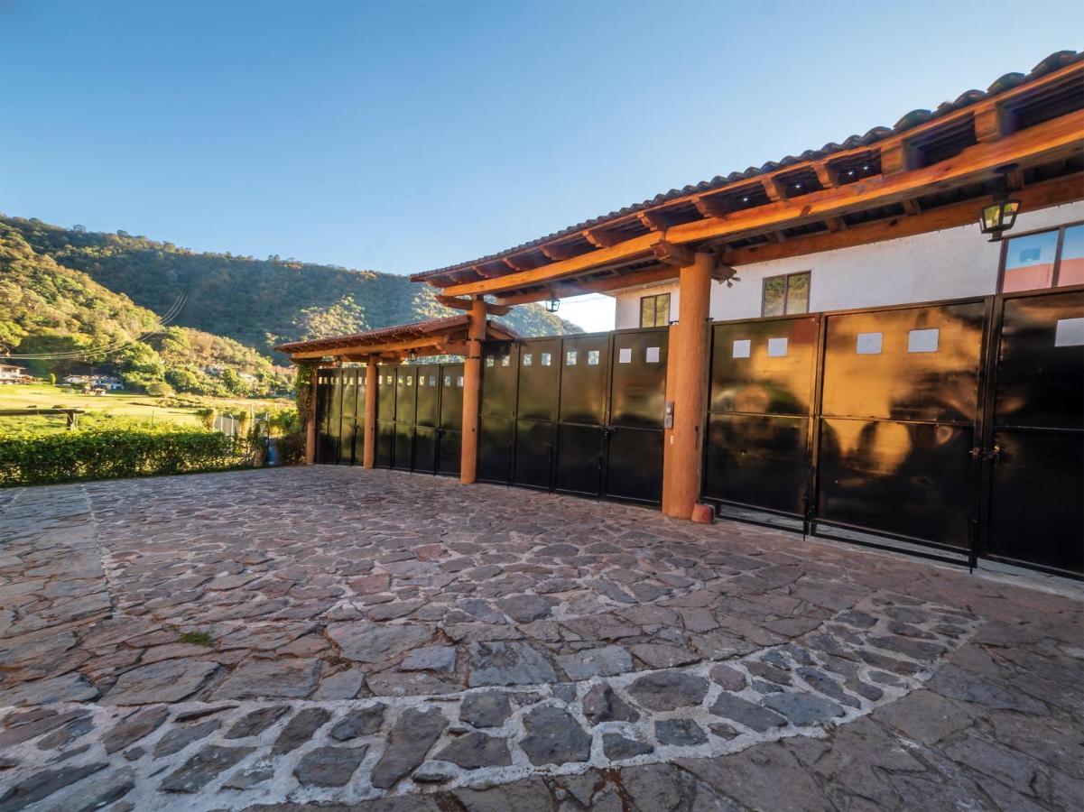 Cabanas Lago Escondido 巴耶德布拉沃 外观 照片
