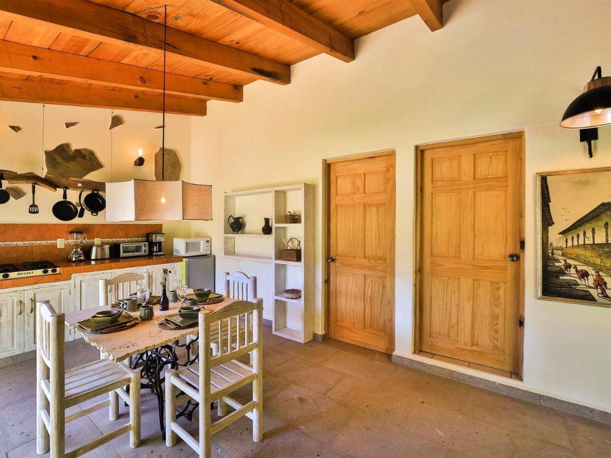 Cabanas Lago Escondido 巴耶德布拉沃 外观 照片